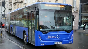 POTRAGA ZA MUŠKARCEM KOJI JE IZBO VOZAČA AUTOBUSA Haos na Voždovcu, posle krvavog pira udario u "pasat" i pobegao