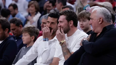 "NOVAČE, JA NE SMEM..." Đoković i Dončić napravili šou kad im je prišla lepa Milena (VIDEO)