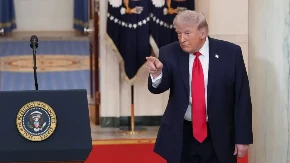 TRAMP GUBI SARADNIKE! Krenulo distanciranje, ovo je bio prelomni trenutak 