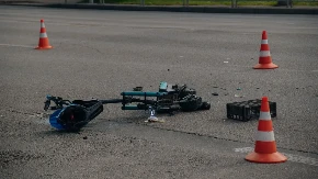 TINEJDŽER (16) SE SLUPAO NA ELEKTRIČNOM SKUTERU Urađen test na alkohol i drogu, rezultat šokirao policiju