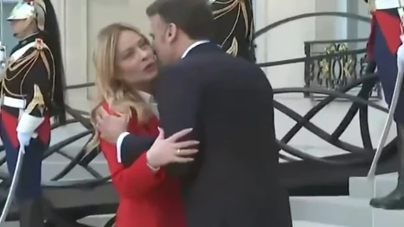 RAMA I MAKRON U BORBI ZA PAŽNJU MELONIJEVE Edi opet pao na kolena, ali francuski predsednik je možda PRETRAO