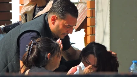 MAJKA SINU DAJE 40 DANA Branka Lazić jedna stoji na nogama, od Draganove sahrane je niko nije video