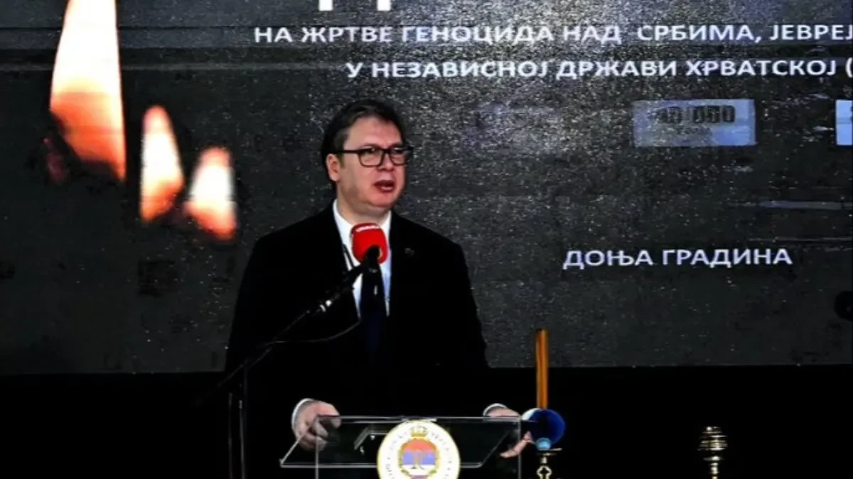 "OVA ZEMLJA NATOPLJENA JE KRVLJU NEVINIH" Vučićev govor više puta prekinut gromoglasnim aplauzom