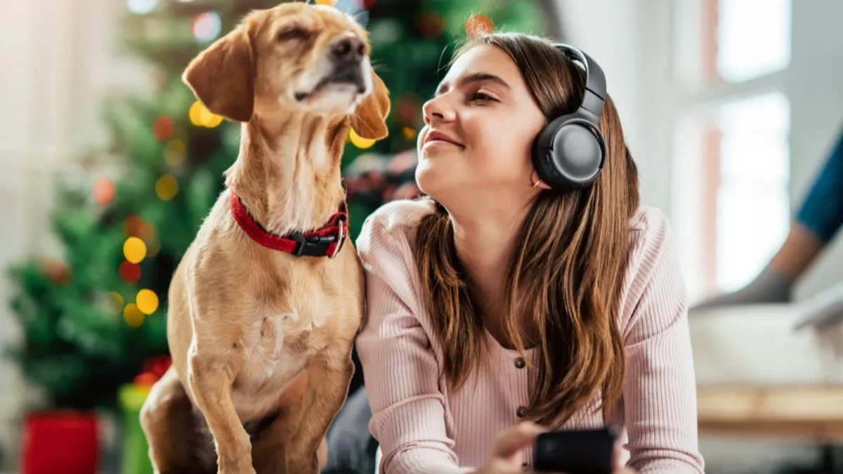 VLASNICA SVOM LJUBIMCU PUSTILA POZNATI POP HIT Njegova reakcija je neodoljiva