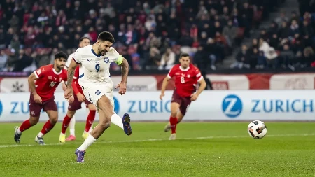 NASTAVLJA DA REŠETA Mitrović prvo doneo trofej, a sada odveo Al Rajan u finale Lige šampiona