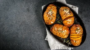 HARMONIKA KROMPIR SA SIROM I SLANINOM Jelo koje i miriše i diše