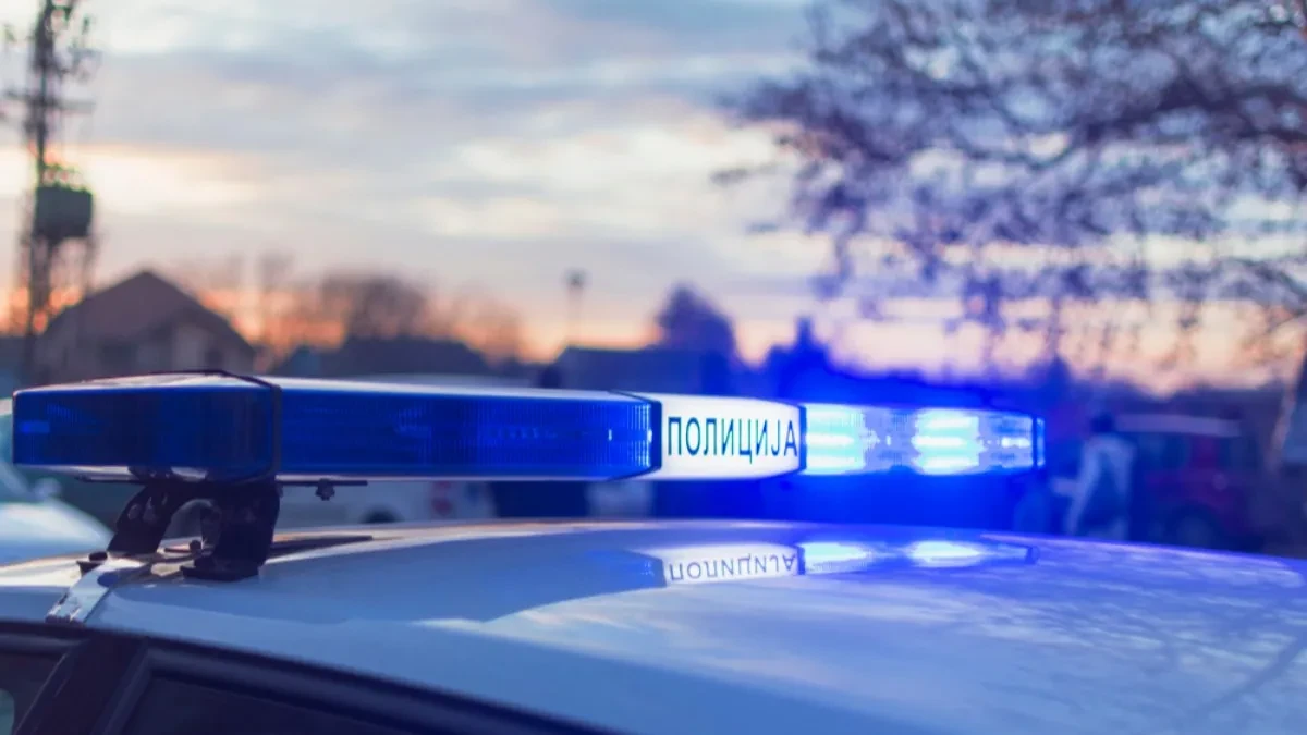 UŽAS! TAKSISTKINJU NAPAO I SILOVAO TOKOM VOŽNJE Policija traga za napadačem kod Merošine