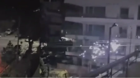 PAKAO NA ZEMLJI U GRČKOJ! Bandere sevaju kao da je rat, ulice pretvorene u bujice – voda odnela čoveka! (VIDEO)