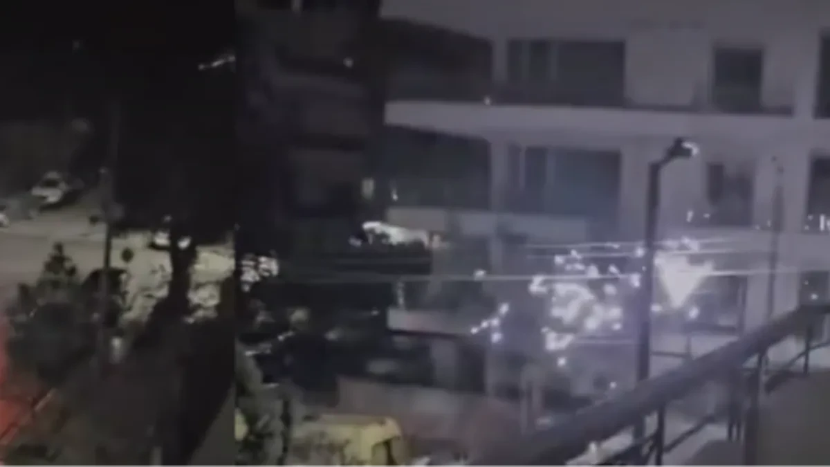 PAKAO NA ZEMLJI U GRČKOJ! Bandere sevaju kao da je rat, ulice pretvorene u bujice – voda odnela čoveka! (VIDEO)