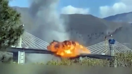 PAKAO NA NAJVIŠEM MOSTU! Raketa raznela gigantsku konstrukciju kod Teherana – ima mrtvih, ljudi u panici!