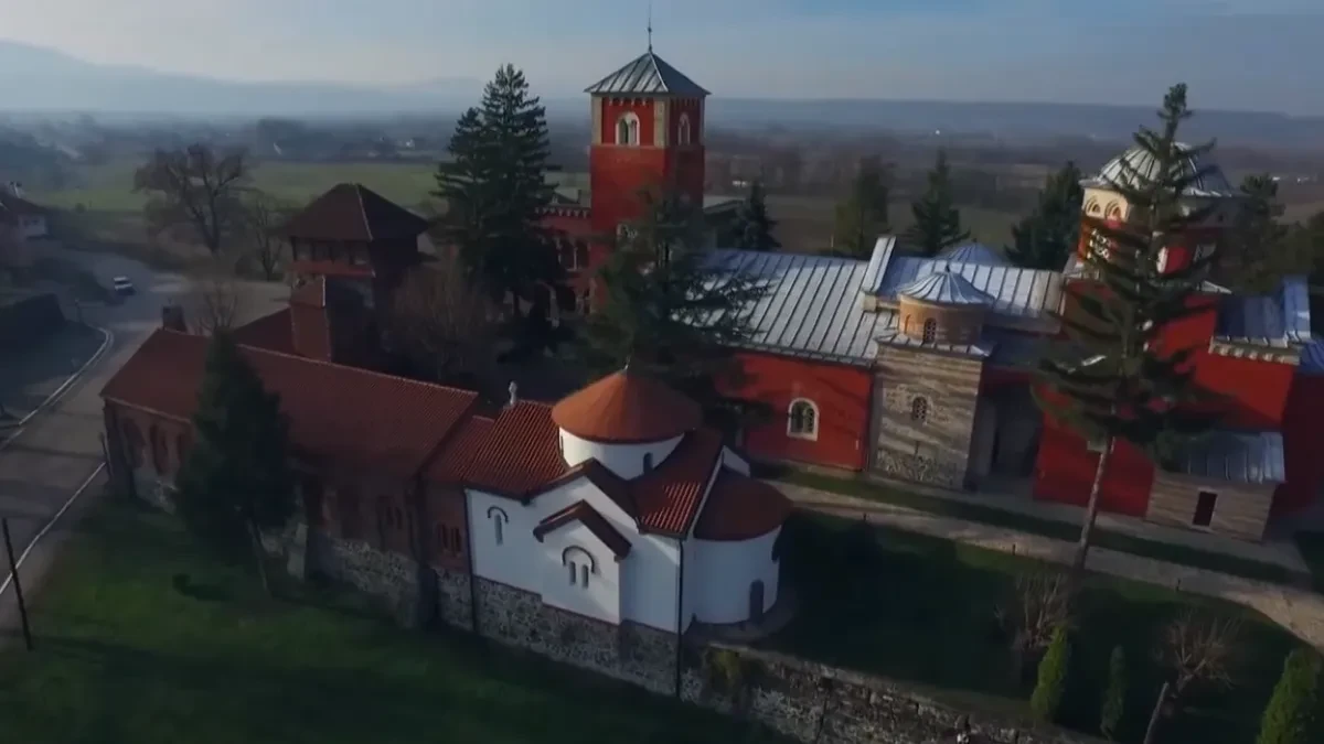 OTIMAČINA SVETINJE: Ne mogu da sruše Pećku patrijaršiju pa pokušavaju da je prisvoje – brutalni udar na srpsku istoriju!