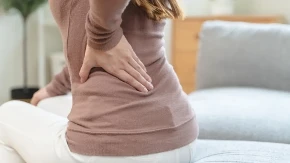 JEDNOSTAVNA NAVIKA UKLANJA BOL U LEĐIMA Ako sedite po ceo dan isprobajte pravilo 30:15 