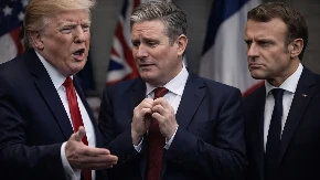 TRAMP ISMEVAO BRITANCE PRED SVIMA! Imitirao Starmera kao nesposobnog – pa udario i na Makrona zbog “šamara”!