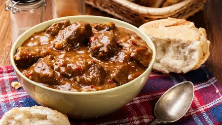 Mekan gulaš kao iz restorana: Kuvar otkriva kako da se meso topi u ustima!