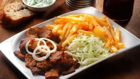 Srbi ih jedu do poslednjeg dinara: Lekar upozorio na namirnice koje polako zapušavaju arterije