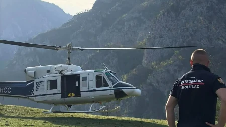 ŽENA SKAKALA SA STENA, PA POVREDILA GLAVU Drama na Tari, helikopterom prevezena u bolnicu (FOTO)