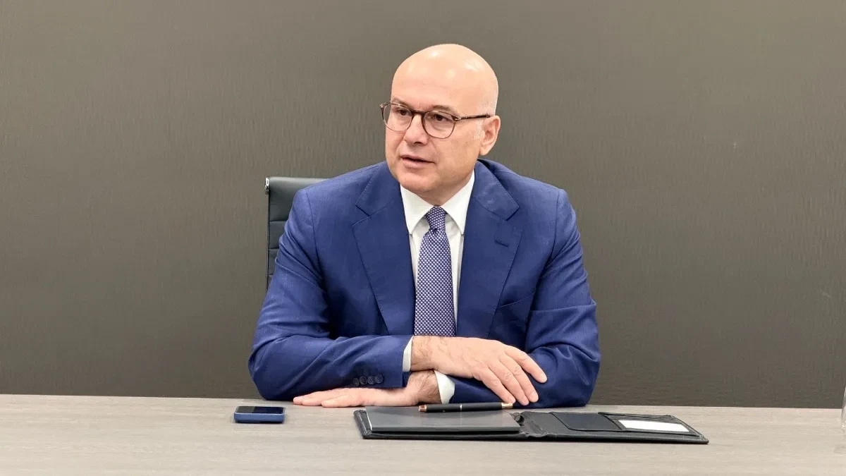 "PODNESI OSTAVKU NA MESTO REKTORA, PA PUTUJ GDE HOĆEŠ" Vučević o sramnom odlasku političara Đokića u Brisel: Tamo se klanja, a ne poštuje institucije svoje države