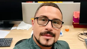 "NOVINAR U PENZIJI" KOJI MRZI SAMOG SEBE: Kako je propagandista lažovskih medija dokazao da je autošovinizam najteža neizlečiva bolest