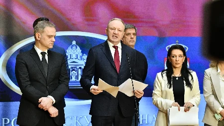 TRAŽE STRANU POMOĆ DA BI DOŠLI NA VLAST Opozicija u slobodnom padu, a dno se još ne nazire