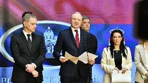 TRAŽE STRANU POMOĆ DA BI DOŠLI NA VLAST Opozicija u slobodnom padu, a dno se još ne nazire