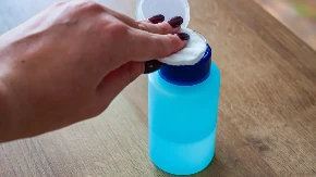 OVO ĆE VAM SPASITI ODEĆU Fora sa acetonom postala viralna na internetu, probajte je i vi 