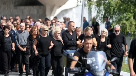 UDOVICA NAŠEG PEVAČA SLOMLJENA OD BOLA Ovo su bile njene prve reči nakon jezive tragedije