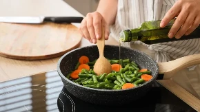 Mali trik sa bocom maslinovog ulja - da li ste znali za ovu skrivenu funkciju poklopca