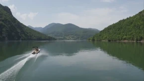 SRPSKI MALDIVI ČEKAJU ČIŠĆENJE Uređenje jezera Perućca odloženo zbog lošeg vremena