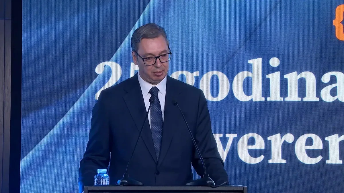 VUČIĆ POSLAO JASNU PORUKU! „Kritike su dobrodošle — ali i mi imamo šta da kažemo!“