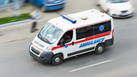 MUŠKARAC POVREĐEN U ZEMUNU U kolima sa njim bilo i dete