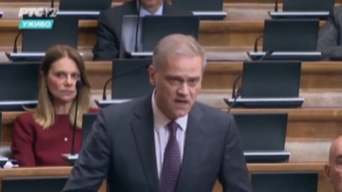 BLOKADERI NAPALI VUČIĆA Zašto? Jer nije uveo sankcije Rusiji!