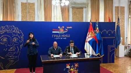 GRAD NIŠ IDE KORAK NAPRED: Tumač za znakovni jezik na konferencijama za medije