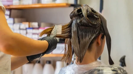 Boja kose koja postaruje, dodaje 10 godina: Menjajte odmah ovu nijansu, ako želite da izgledate mlađe