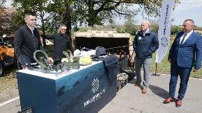 AMBASADOR VITAKER NA POKAZNOJ VEŽBI DEMINERA Millennium team u prisustvu američke delegacije demonstrirao uklanjanje neeksplodoranih ubojnih sredstava