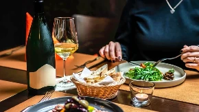 ZDRAVIJA VEČERA Nije važno samo šta jedete, već i gde, jednom nedeljno treba obedovati ovde