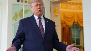 TRAMP TVRDI: “SPASAO SAM IH!” Iran uzvraća: “TO NE POSTOJI!” – haos zbog osam žena!