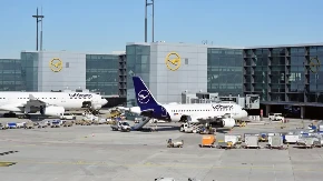 EVROPA U VELIKOJ KRIZI, A SRBIJA STABILNA Lufthanza gasi 20.000 letova zbog nedostatka goriva