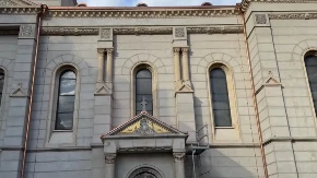 PEPELJARAMA I STOLICAMA ZASULI SRPSKU PRAVOSLAVNU CRKVU! Uhapšen muškarac nakon noćnog haosa u Zagrebu