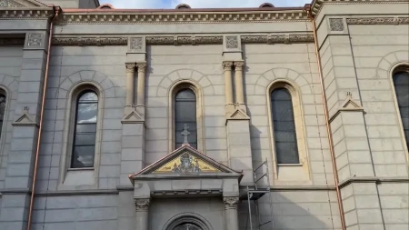 PEPELJARAMA I STOLICAMA ZASULI SRPSKU PRAVOSLAVNU CRKVU! Uhapšen muškarac nakon noćnog haosa u Zagrebu