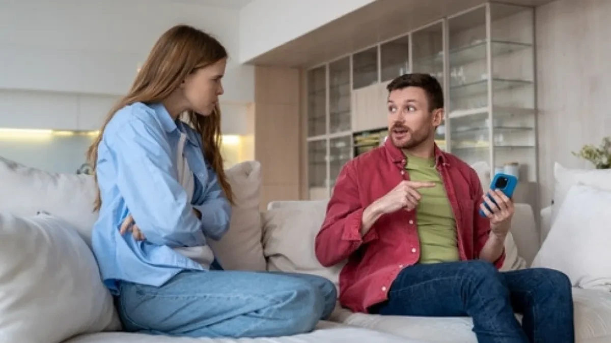 ZAŠTO MUŠKARCI PRAVE LJUBOMORNE SCENE? Ove tri stvari ih izluđuju, a neće to da priznaju