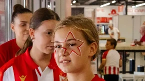  NACRTAJ DOŽIVLJAJ DERBIJA I ZAKORAČI NA "MARAKANU" Zvezda spremila veliko iznenađenje za kreativne i maštovite mališane