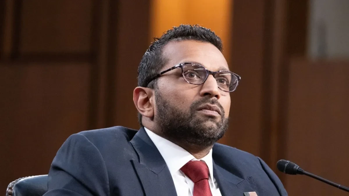 KONGRES ZAHTEVA ISTRAGU PROTIV ŠEFA FBI! Tvrde da se svakodnevno opija