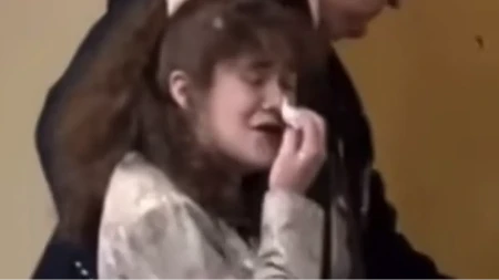 ONA ĆE UMRETI U SEPTEMBRU OVE GODINE Plakala da zagrli majku u sudnici! (VIDEO) 