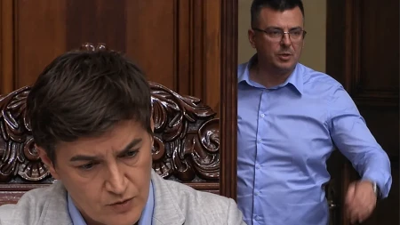 BRNABIĆ OBJAVILA SNIMAK KOJI TRESE MREŽE! Parandilović na udaru: “DOBRO JUTRO, GOSPODINE!” (VIDEO)
