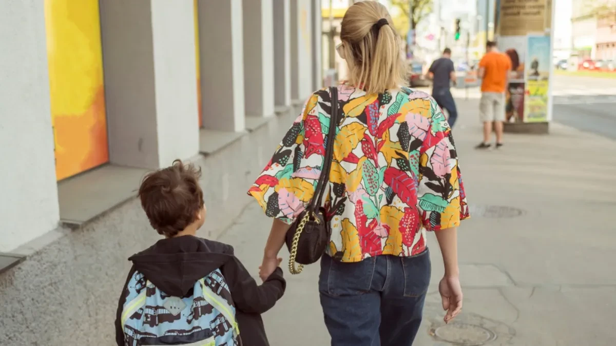 ŽENA VIDELA VEST O NESTALOM DEČAKU, PA GA NAŠLA NA ULICI Predivan kraj drame u naselju Trešnjevci