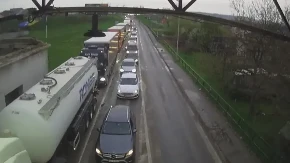 OPŠTI HAOS NA IZLAZU IZ SRBIJE Ovi vozači stoje zaglavljeni po 5 sati