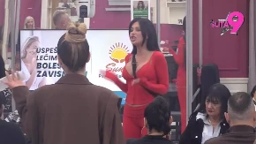 STANIJA IZGUBILA KONTROLU Brutalno napala Aneli, spominjala joj ćerku, Bela kuća odjekuje od stravičnih uvreda!