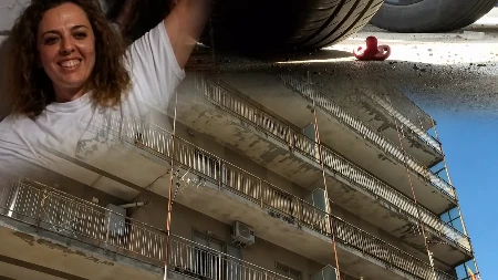 OVO JE ŽENA KOJA JE U ZORU ODVELA DECU U SMRT: Pomolila se, stegla brojanicu i skočila sa njima (VIDEO)