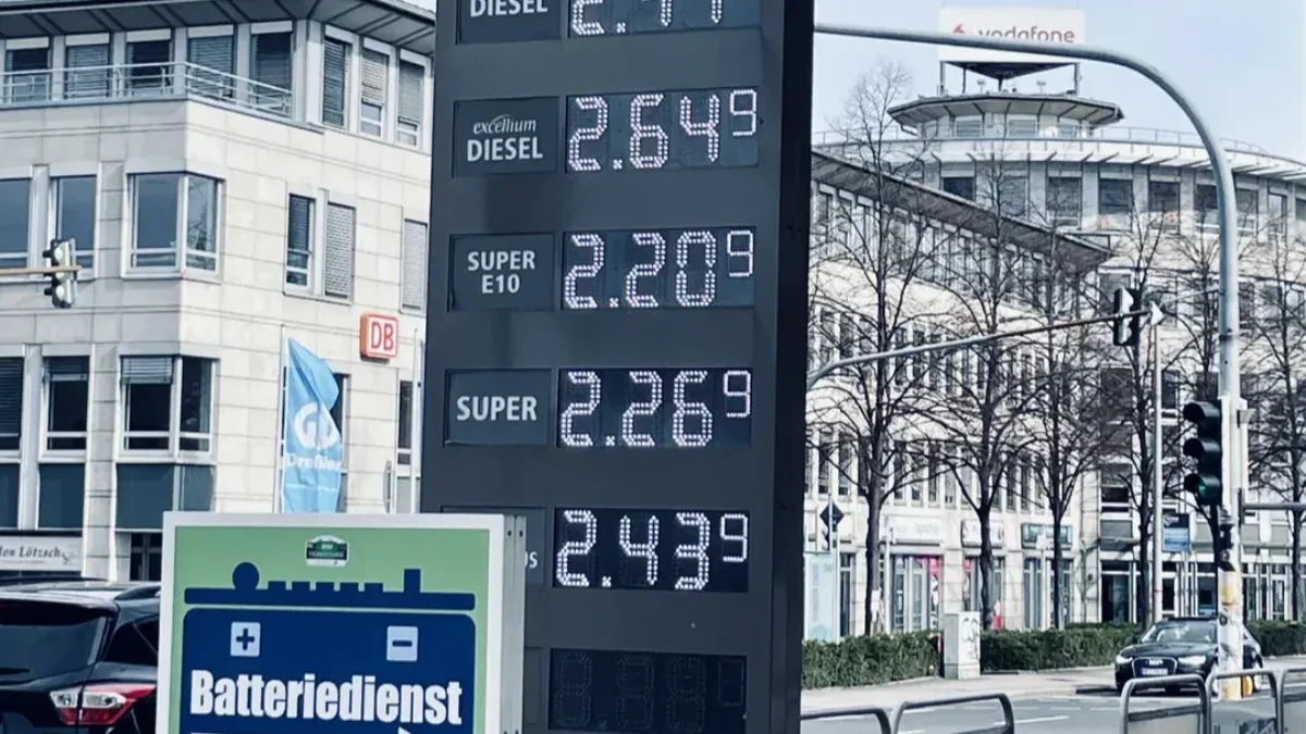 DIZEL POSKUPEO 20 ODSTO! Cene goriva u EU uzletele u nebo, Srbija vodi računa o građanima