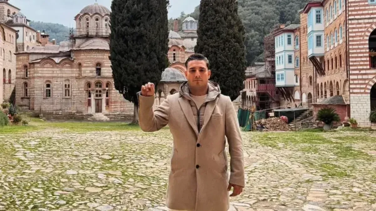 DARKU LAZIĆU MONASI NA HILANDARU DALI SAVET Pevaču promenili život iz korena